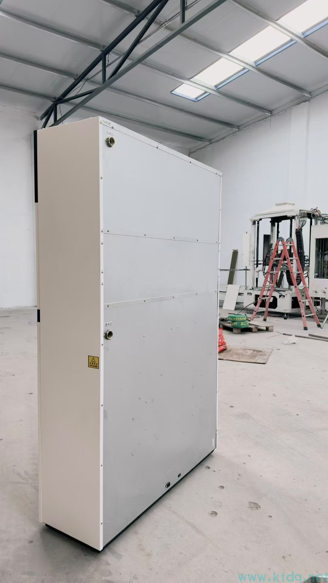 廠家供應大型10匹商用水空調(diào) 冷暖兩用水冷空調(diào)井水柜機(圖3) 廠家供應大型10匹商用水空調(diào) 冷暖兩用水冷空調(diào)井水柜機(圖3)